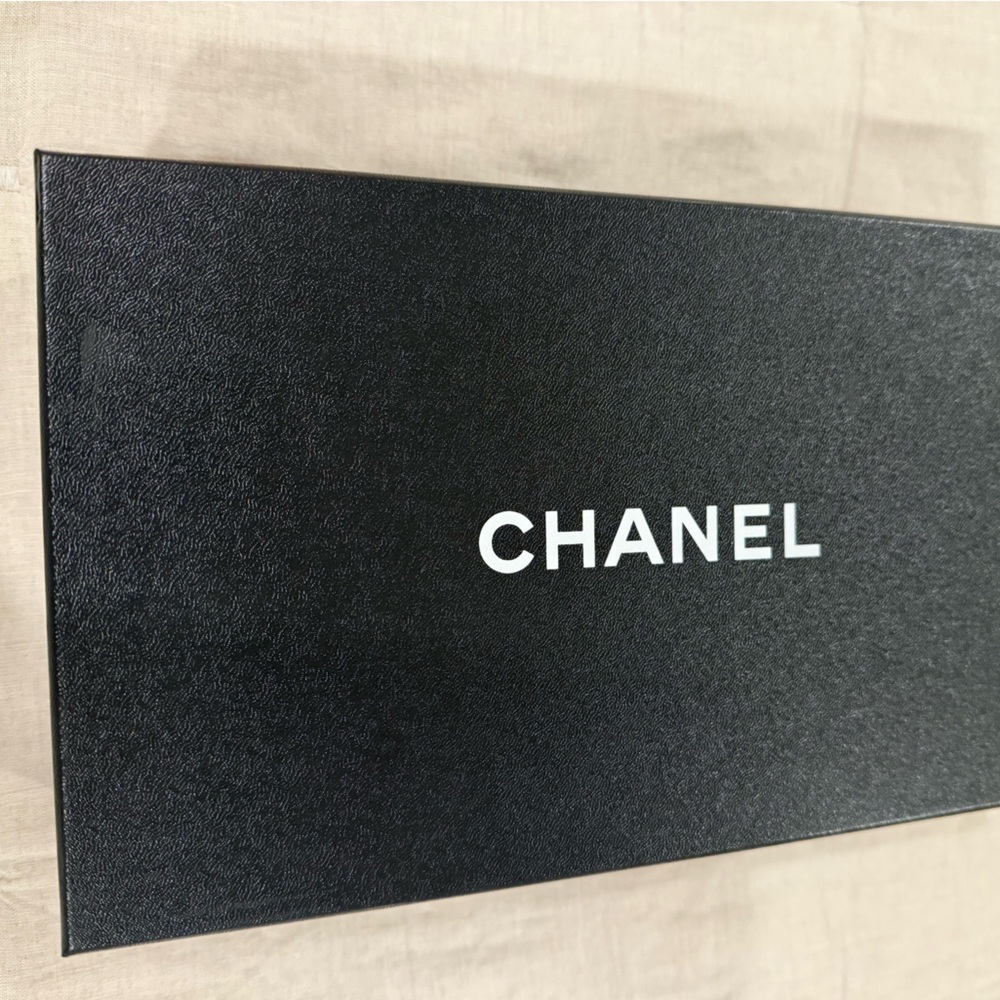 CHANEL Denim Flats with CC impression, size 40, new in box with dust bag, unworn - Picture 14 of 16